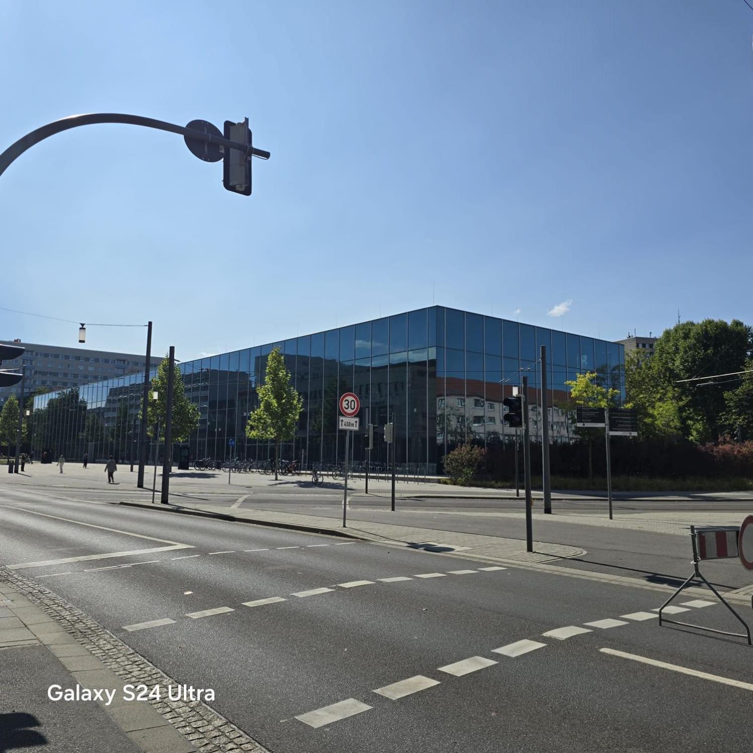 City Apart - Fewo Klimaanlage Whirpool Panoramafenster 5 Personen Kulturdenkmal Dessau-Rosslau Buitenkant foto