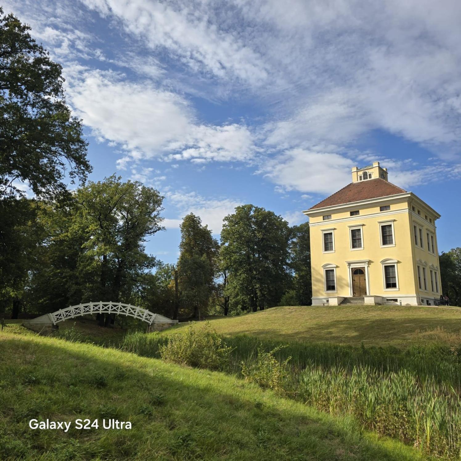 City Apart - Fewo Klimaanlage Whirpool Panoramafenster 5 Personen Kulturdenkmal Dessau-Rosslau Buitenkant foto